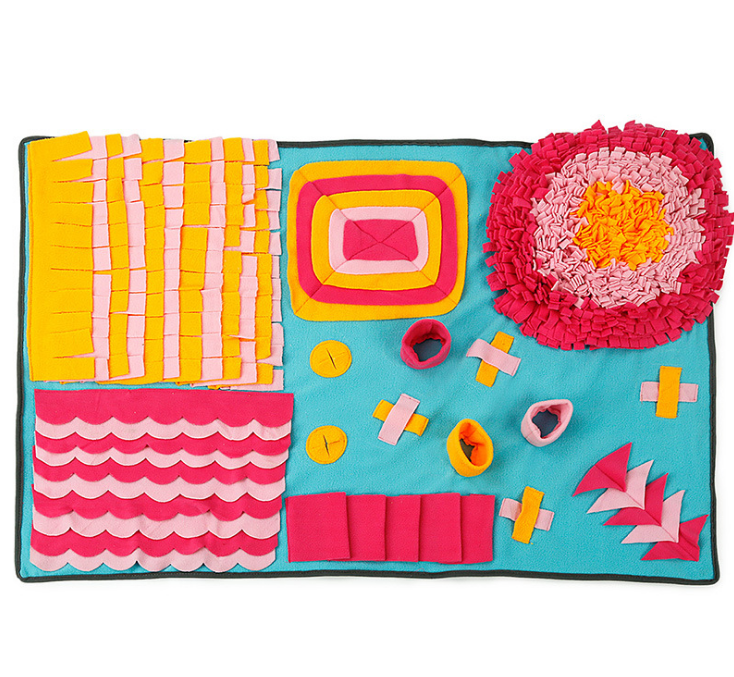 Emmalove - sniffing carpet 